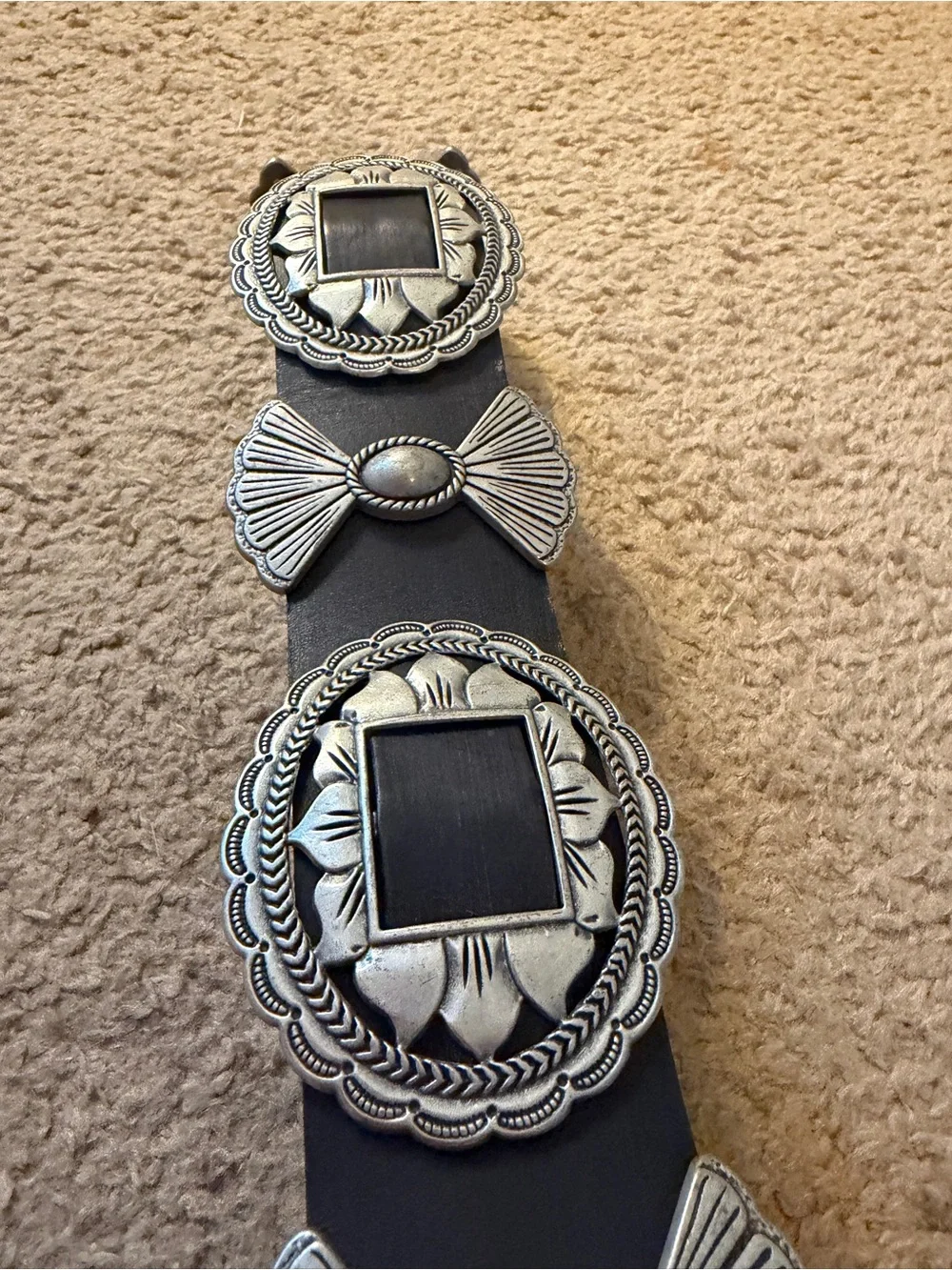NEW Wonderwest Black and Silver Western Concho Leather Belt Size Medium